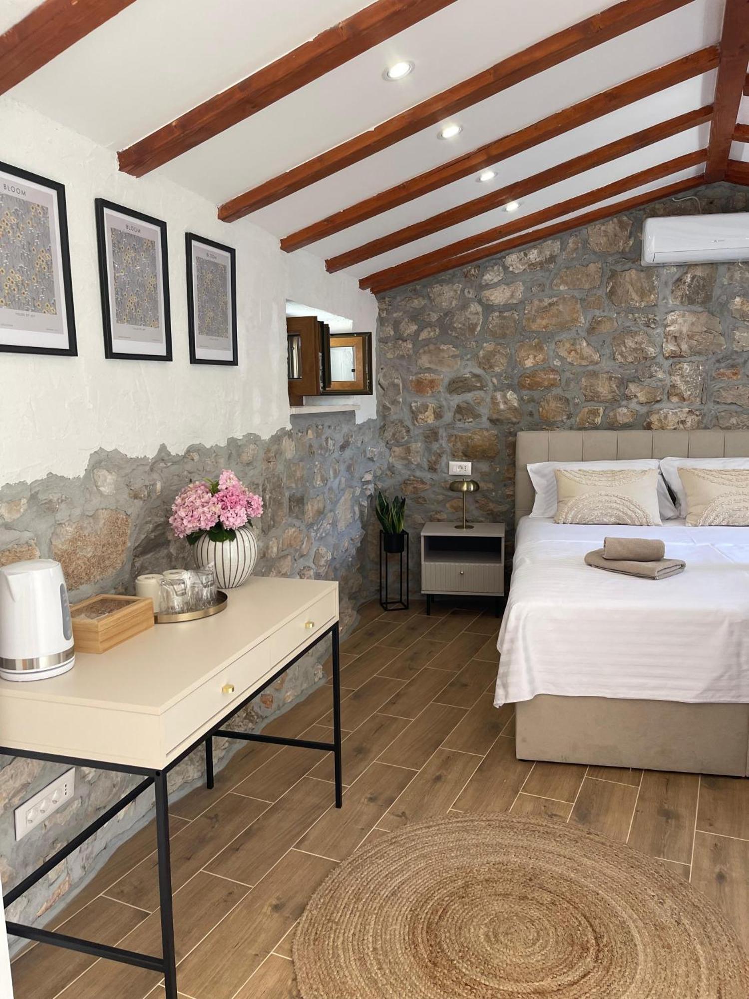 Monte Cristo Wines & Rooms Kuna Pelješka Eksteriør bilde