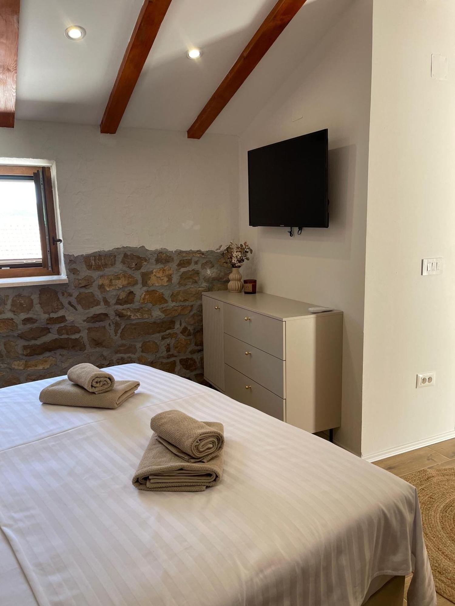 Monte Cristo Wines & Rooms Kuna Pelješka Eksteriør bilde