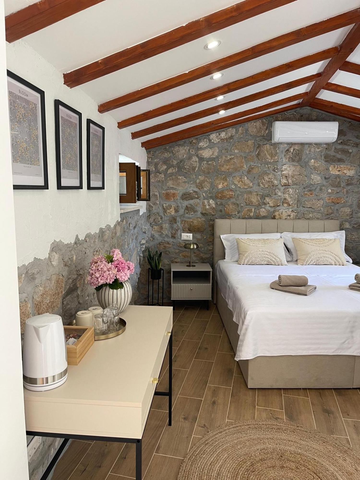 Monte Cristo Wines & Rooms Kuna Pelješka Eksteriør bilde