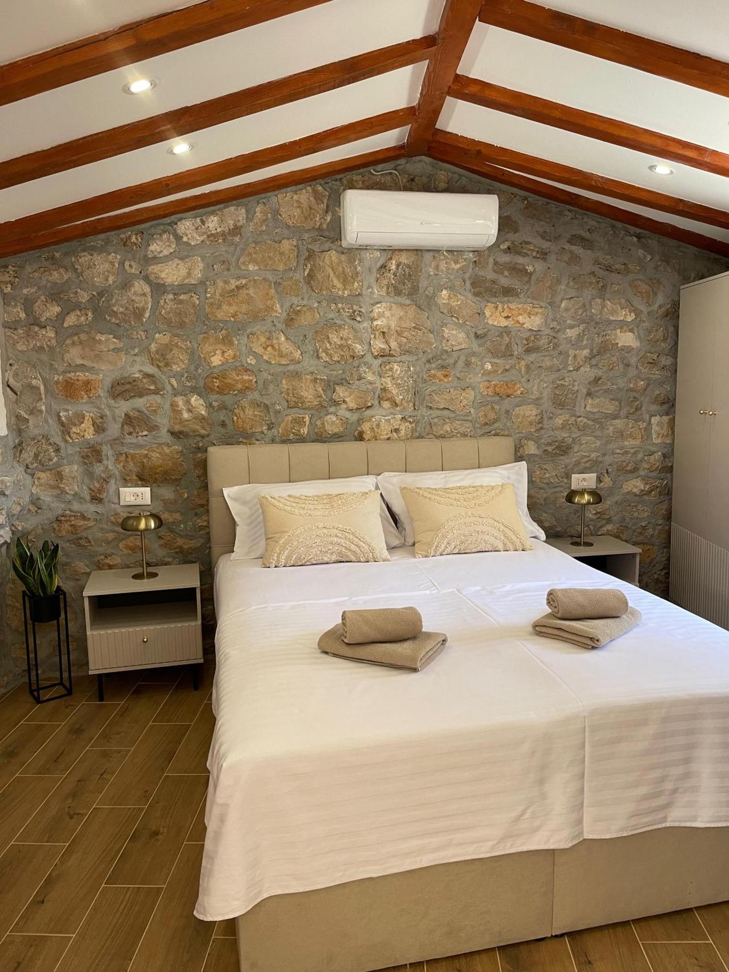 Monte Cristo Wines & Rooms Kuna Pelješka Eksteriør bilde