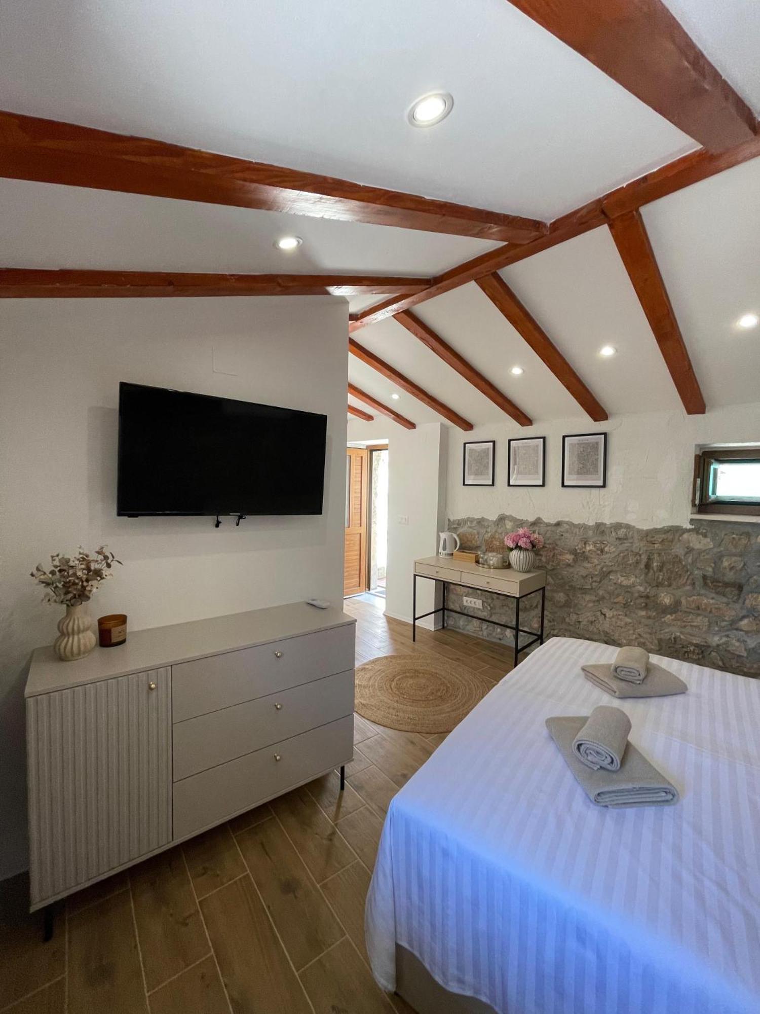 Monte Cristo Wines & Rooms Kuna Pelješka Eksteriør bilde